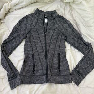 Iviva by lululemon size 14 girls ( about 4 wmns) in amazing condition
